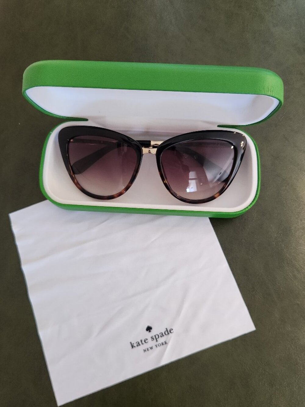 Kate Spade Cissy Sunglasses & Case